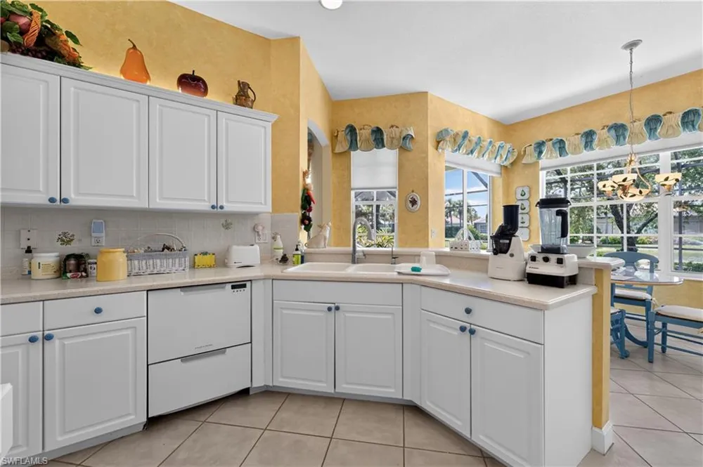 2317 Island Cove Circle Naples, FL 34109