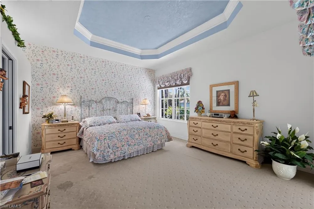2317 Island Cove Circle Naples, FL 34109