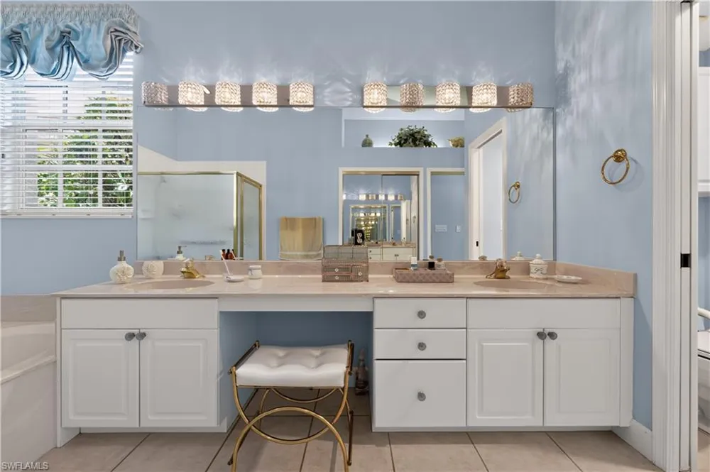 2317 Island Cove Circle Naples, FL 34109