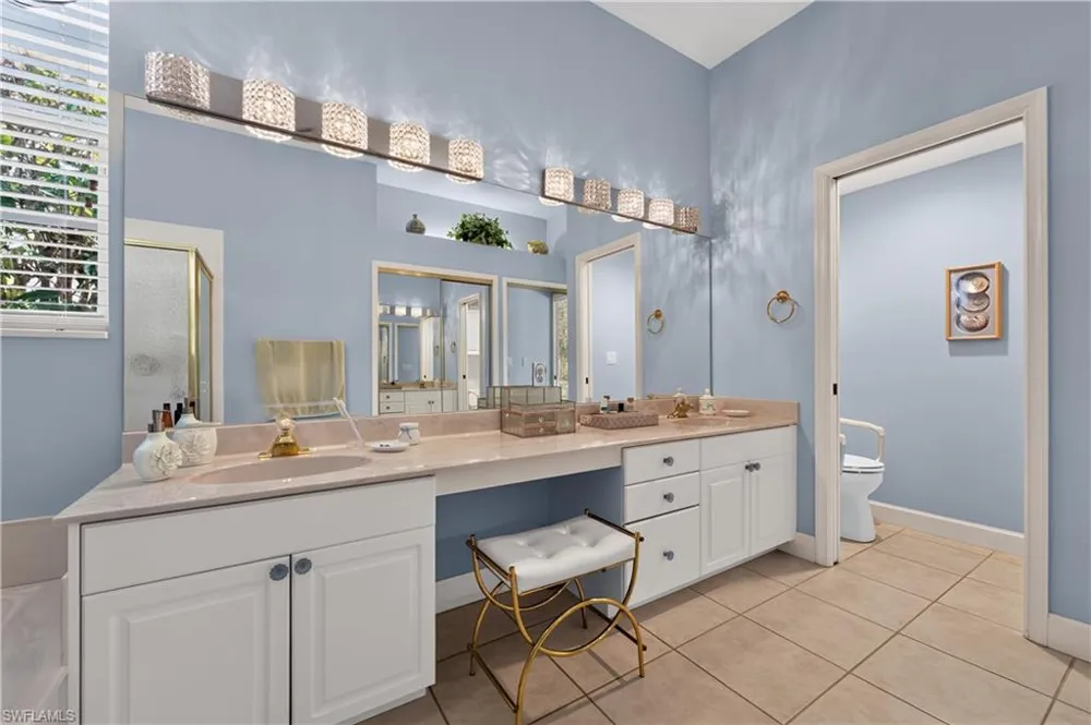2317 Island Cove Circle Naples, FL 34109