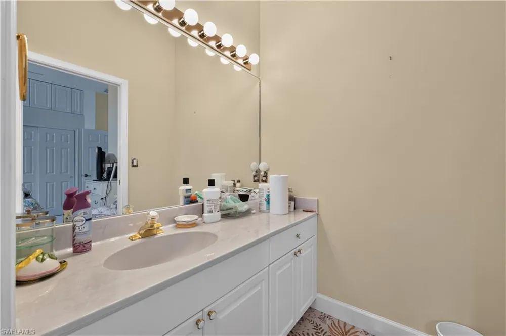 2317 Island Cove Circle Naples, FL 34109