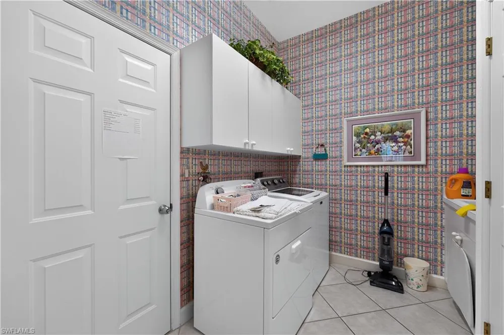 2317 Island Cove Circle Naples, FL 34109