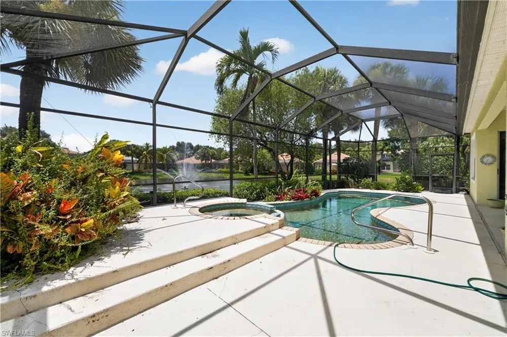 2317 Island Cove Circle Naples, FL 34109