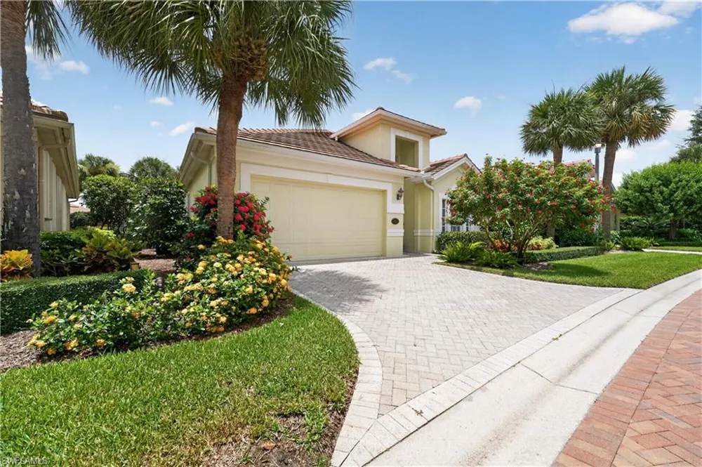 2317 Island Cove Circle Naples, FL 34109