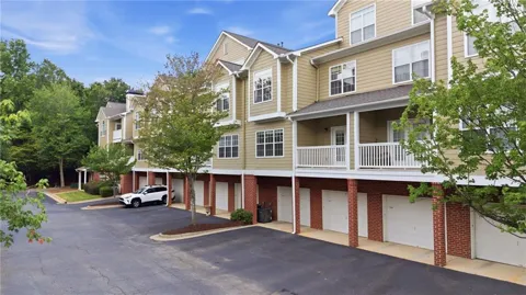 5110 Woodland Lane