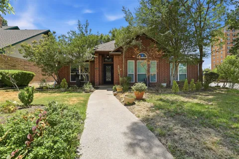 2229 Weatherbee Street