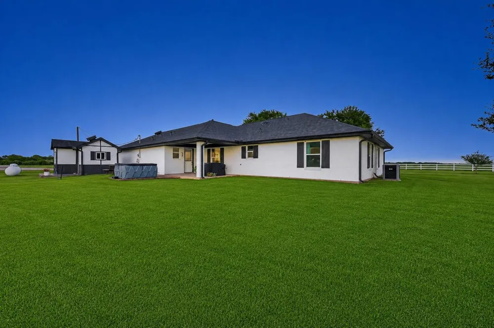 10550 Brinkmeyer Road Needville, TX 77461
