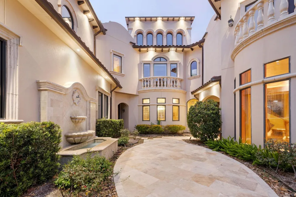 5412 Sturbridge Drive Houston, TX 77056