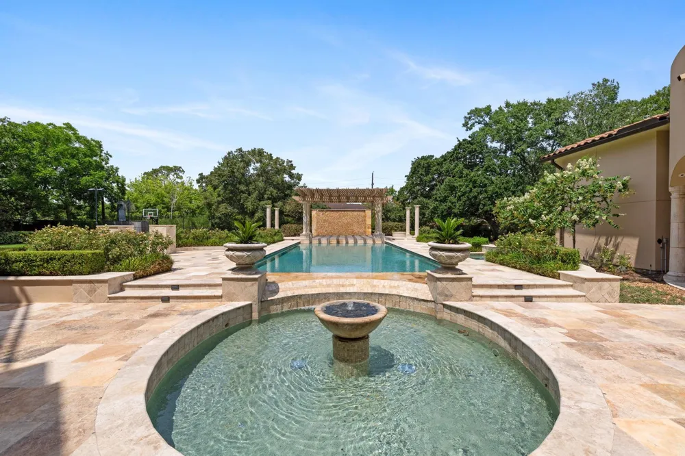 5412 Sturbridge Drive Houston, TX 77056