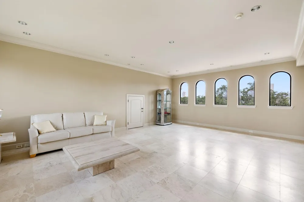 5412 Sturbridge Drive Houston, TX 77056