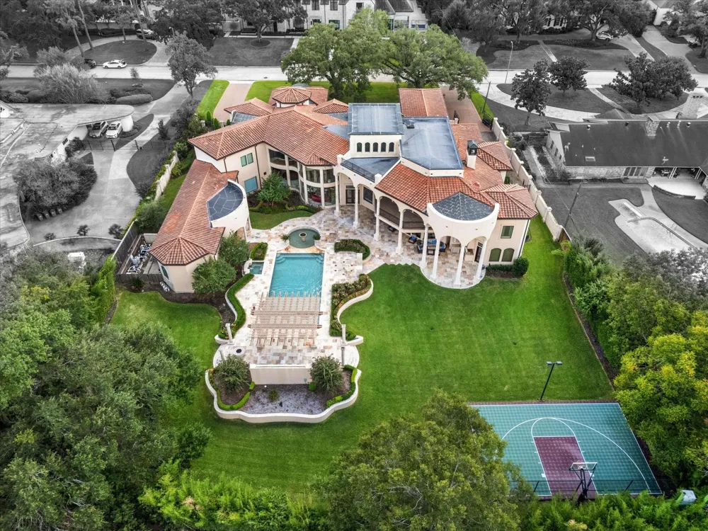5412 Sturbridge Drive Houston, TX 77056