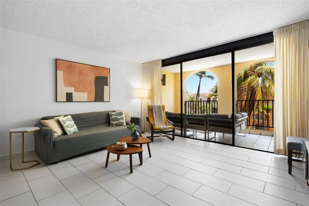 100 CANDELERO DRIVE #2066 Humacao, PR 00791