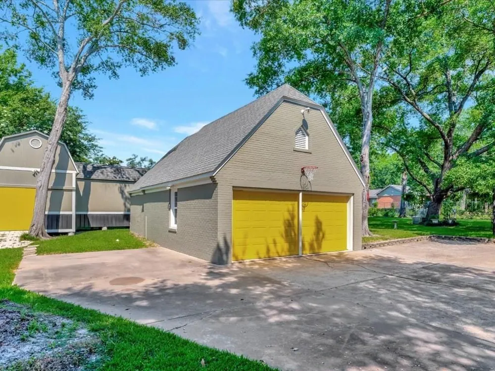 402 S Bynum Street Lufkin, TX 75904