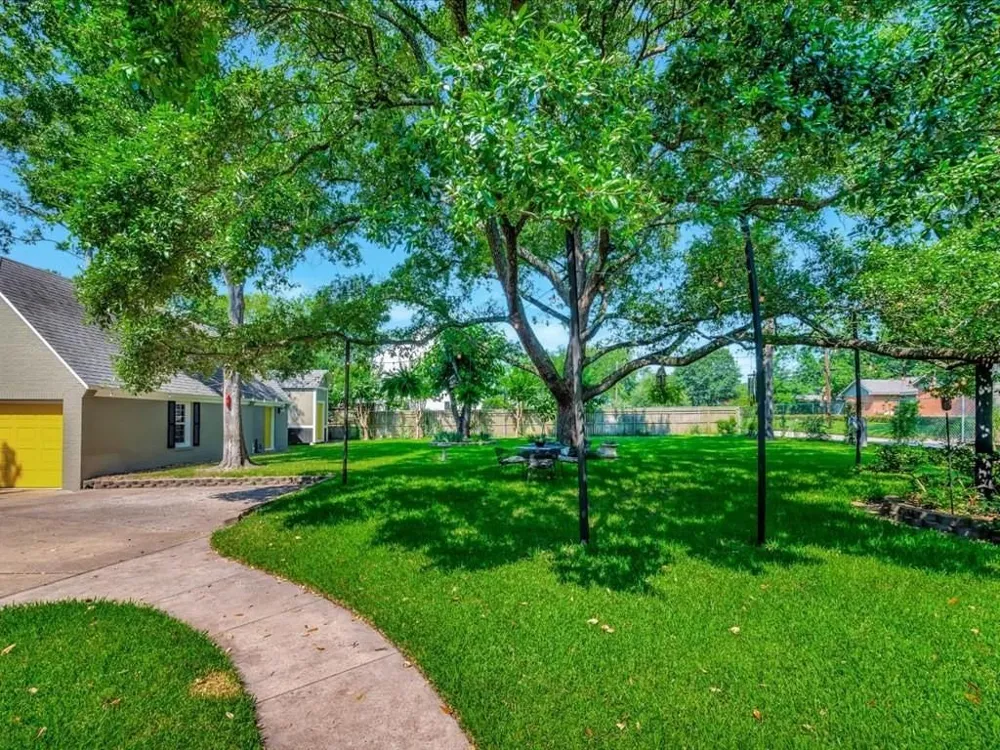 402 S Bynum Street Lufkin, TX 75904
