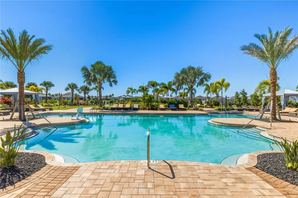 18334 TAVERNSIDE TRAIL Lakewood Ranch, FL 34211