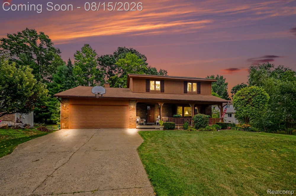 1625 Spruce Court Commerce Charter Township, MI 48390