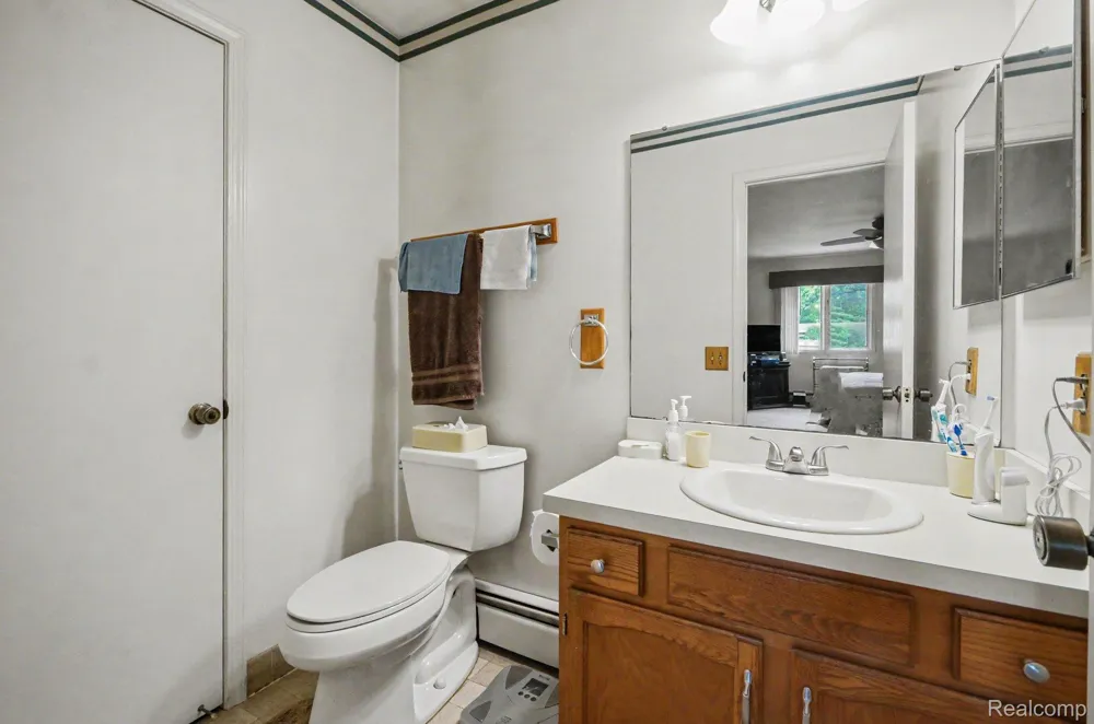1625 Spruce Court Commerce Charter Township, MI 48390