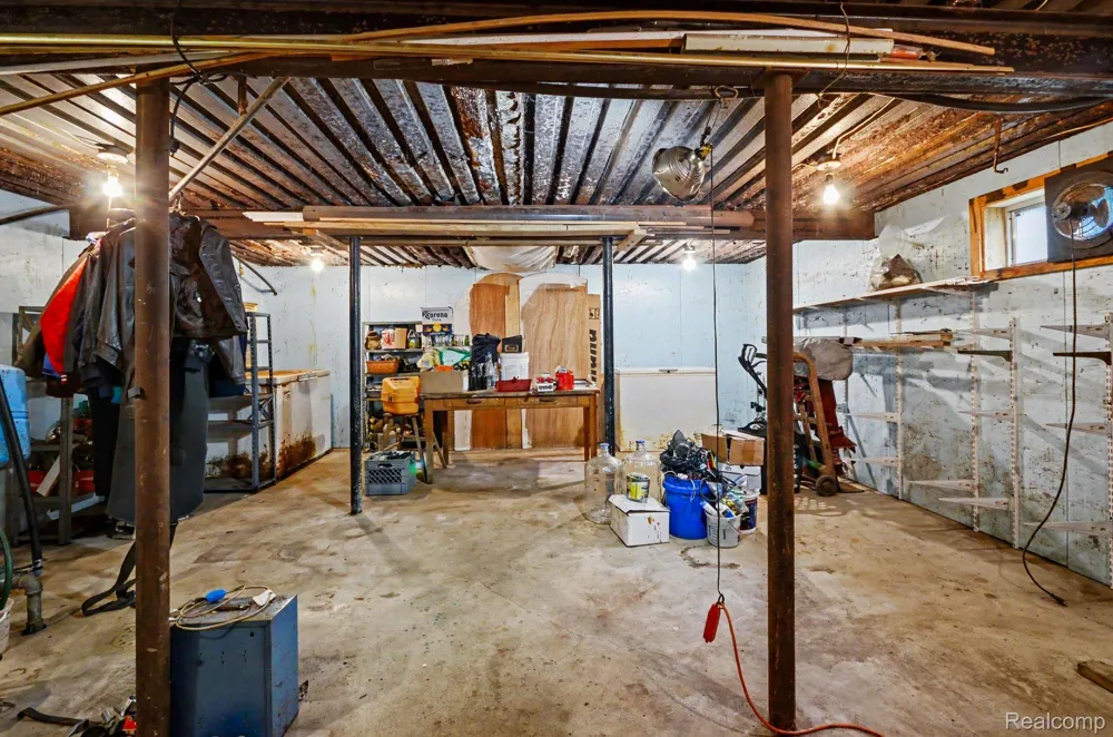 1625 Spruce Court Commerce Charter Township, MI 48390