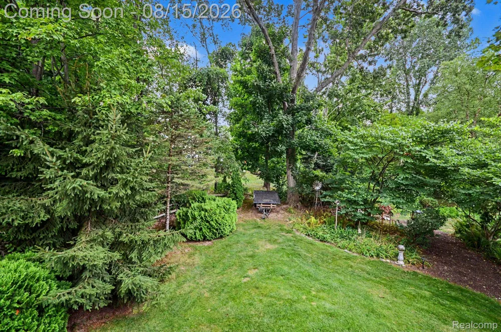 1625 Spruce Court Commerce Charter Township, MI 48390