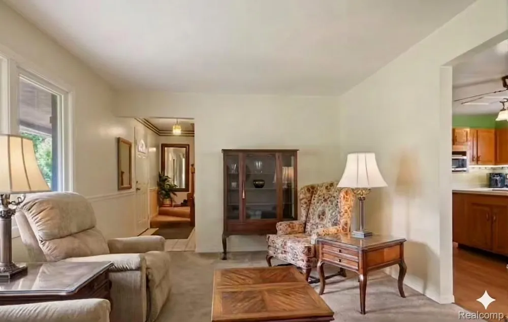 1625 Spruce Court Commerce Charter Township, MI 48390