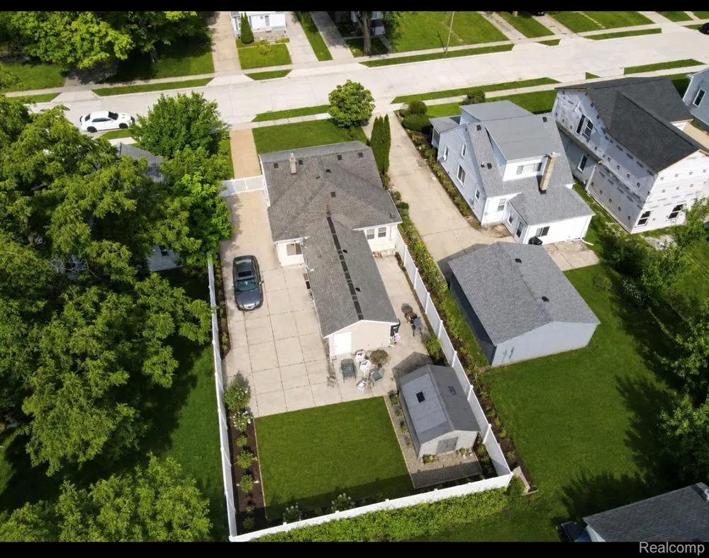 26536 Palmer Boulevard Madison Heights City, MI 48071