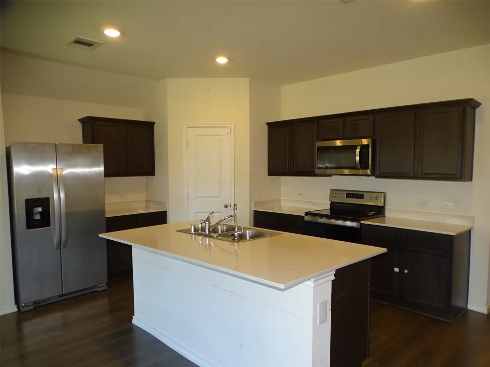 1214 Canterbury Lane Ennis, TX 75119