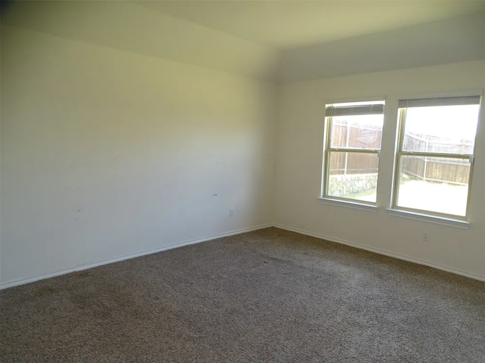1214 Canterbury Lane Ennis, TX 75119