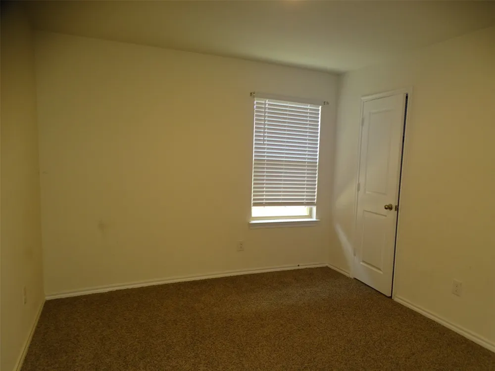 1214 Canterbury Lane Ennis, TX 75119