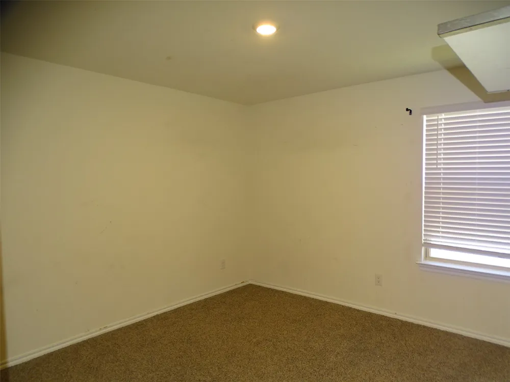 1214 Canterbury Lane Ennis, TX 75119