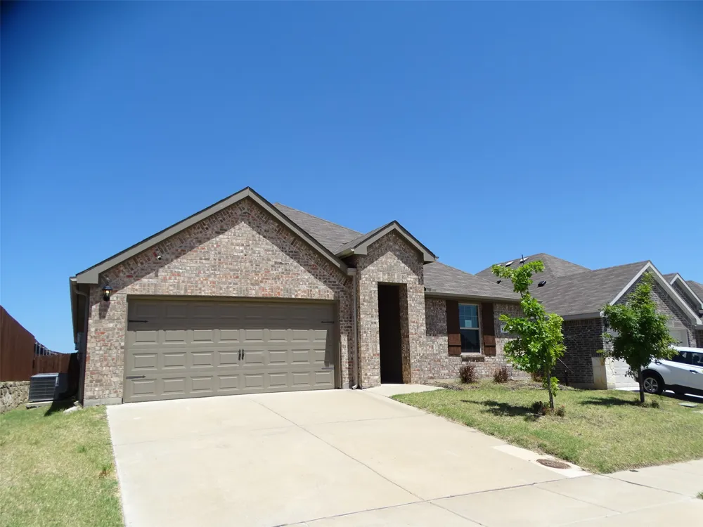 1214 Canterbury Lane Ennis, TX 75119