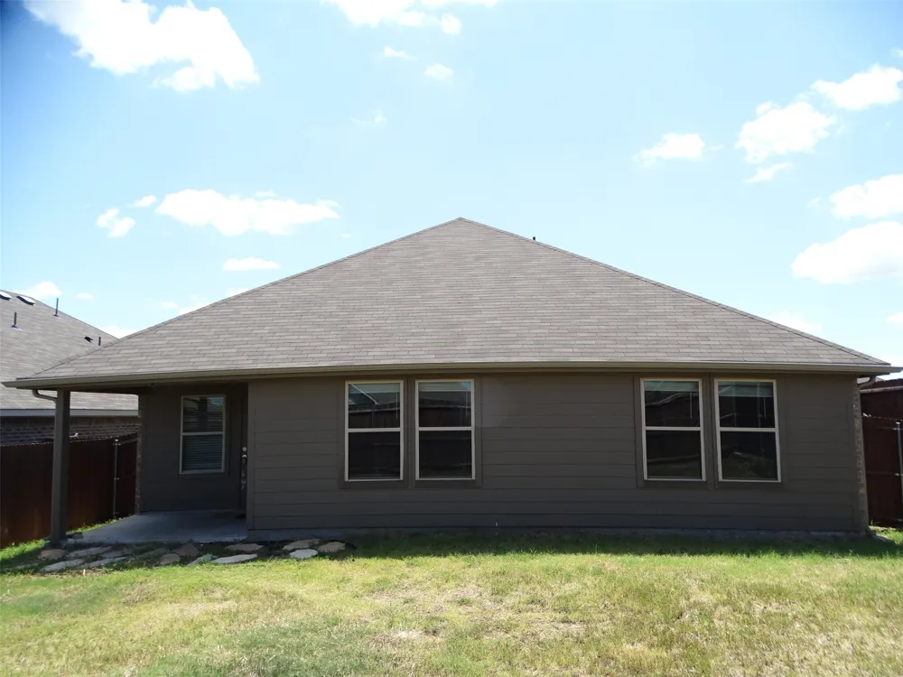 1214 Canterbury Lane Ennis, TX 75119