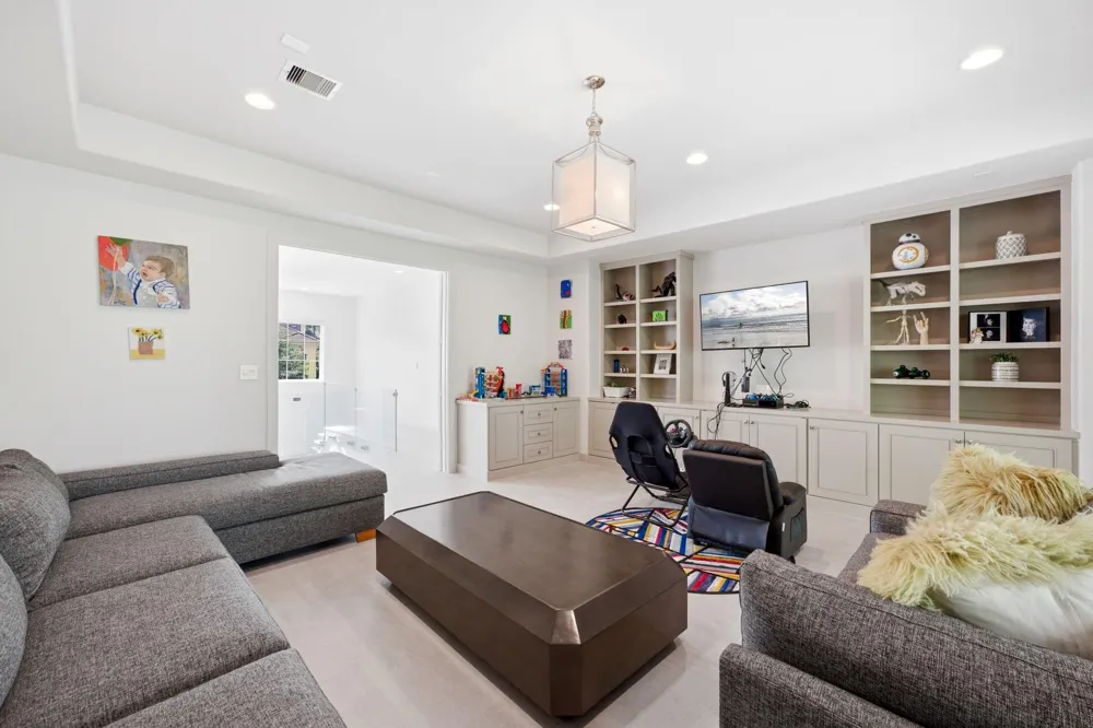 78 S Badger Lodge Circle The Woodlands, TX 77389