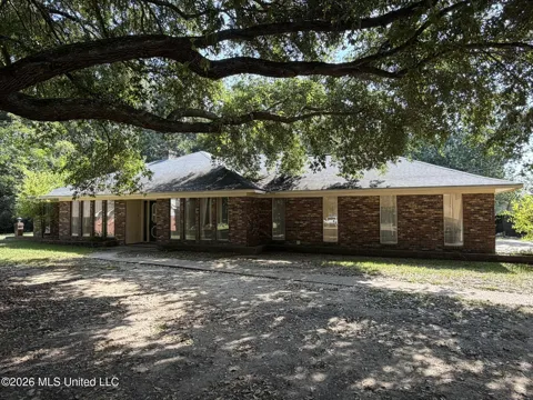 111 Greenwood Lane