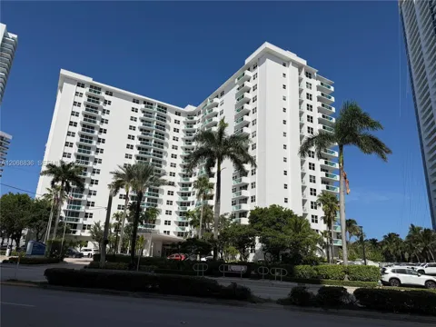 3001 S Ocean Dr #421