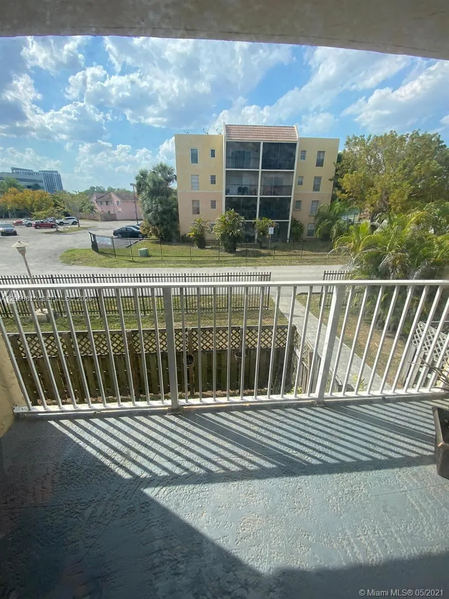 5241 Geneva Way #203 Doral, FL 33166