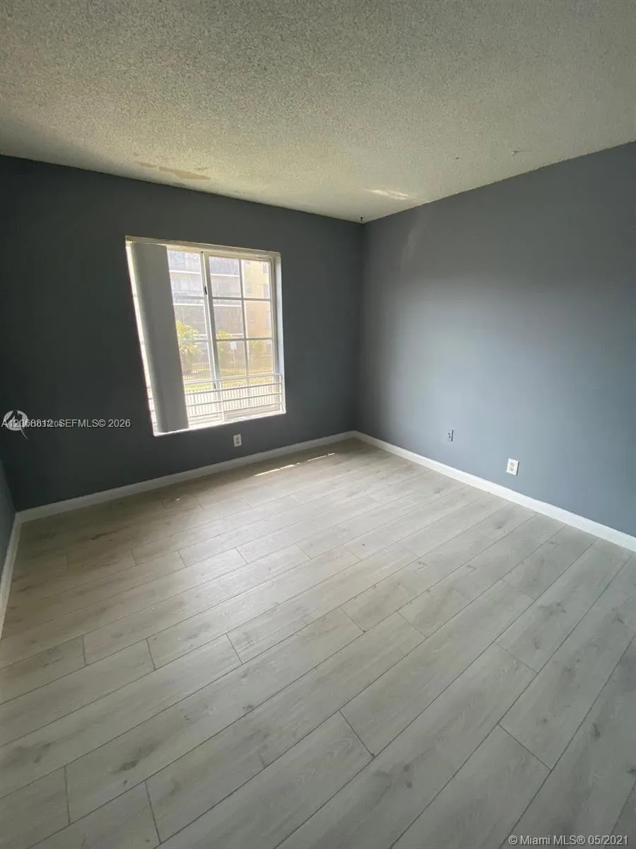 5241 Geneva Way #203 Doral, FL 33166