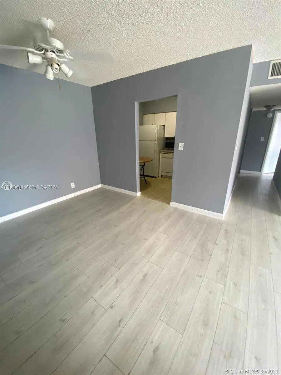 5241 Geneva Way #203 Doral, FL 33166