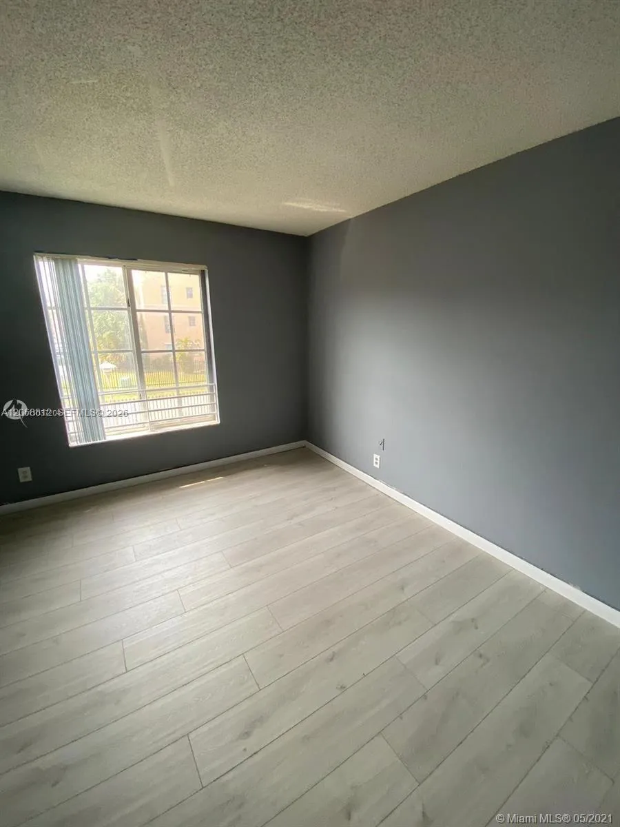 5241 Geneva Way #203 Doral, FL 33166