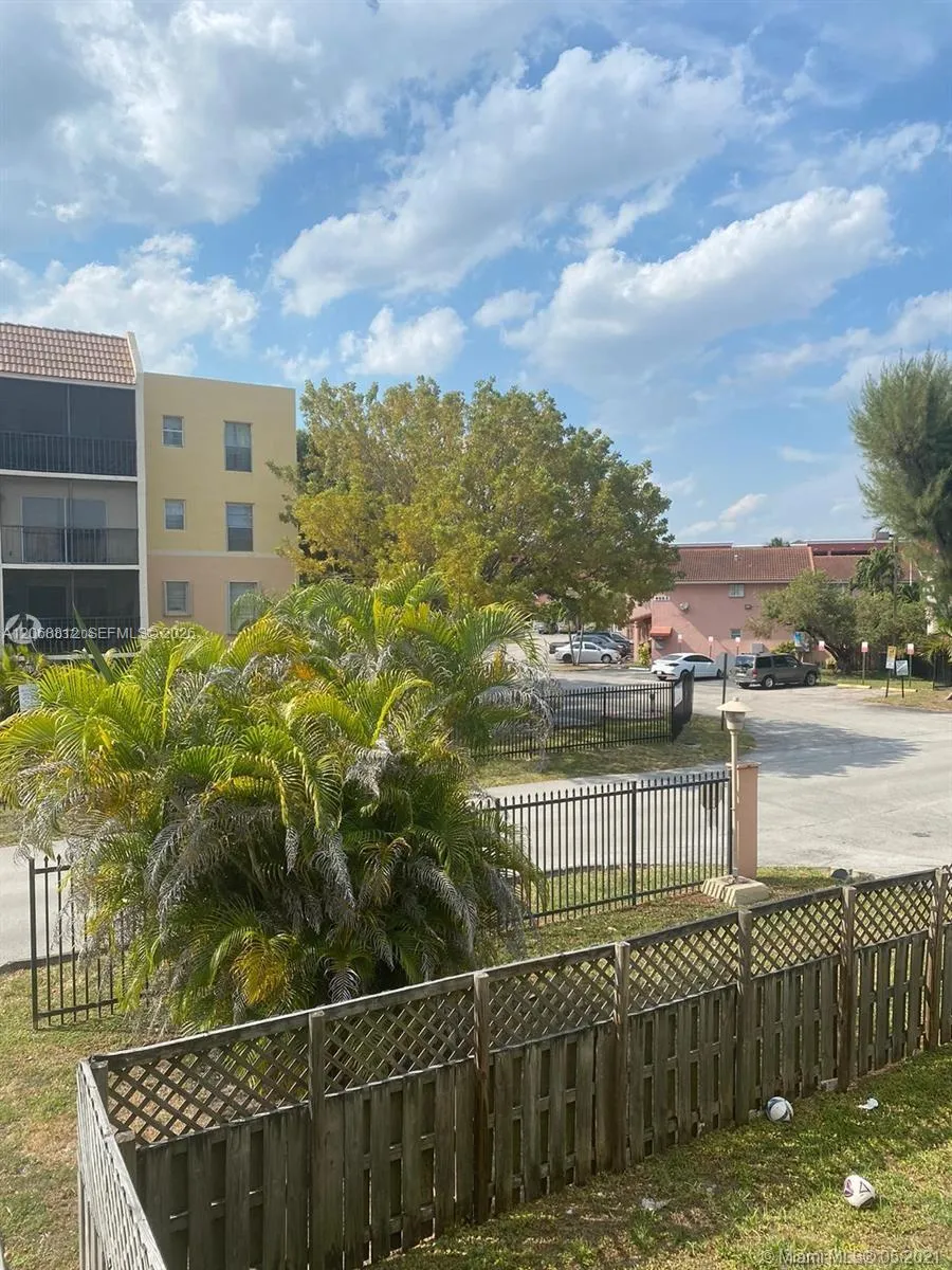 5241 Geneva Way #203 Doral, FL 33166