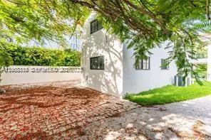 3220 S Le Jeune Rd #3222 Coral Gables, FL 33134