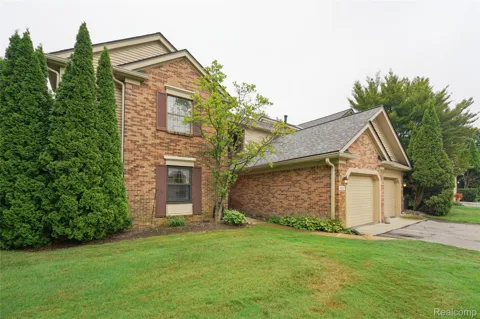 29823 Indian Trail #105