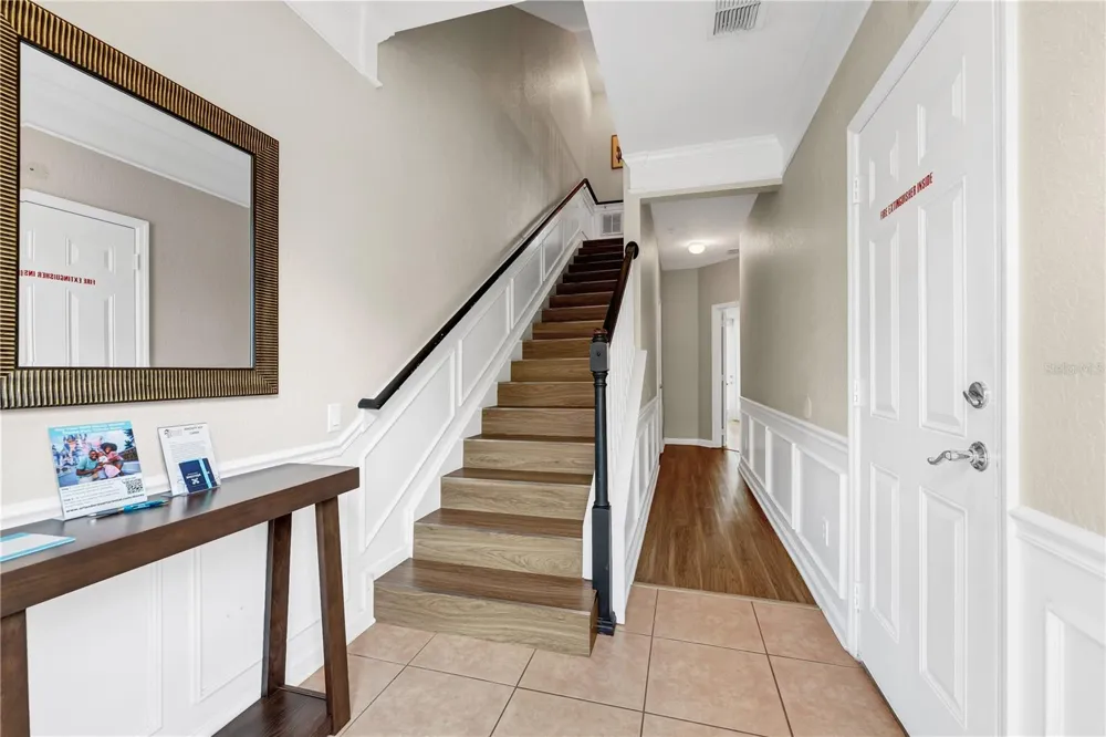 5064 TIDEVIEW CIRCLE #82 Orlando, FL 32819