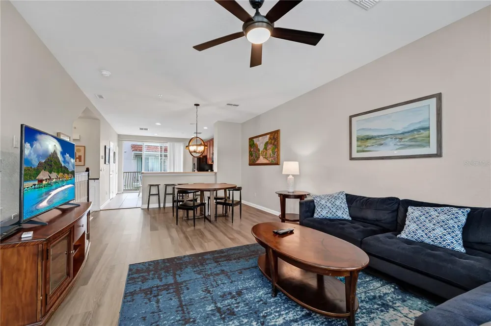 5064 TIDEVIEW CIRCLE #82 Orlando, FL 32819