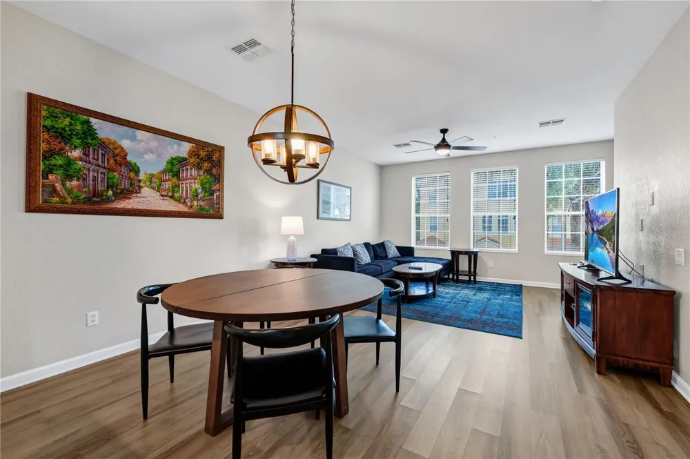 5064 TIDEVIEW CIRCLE #82 Orlando, FL 32819