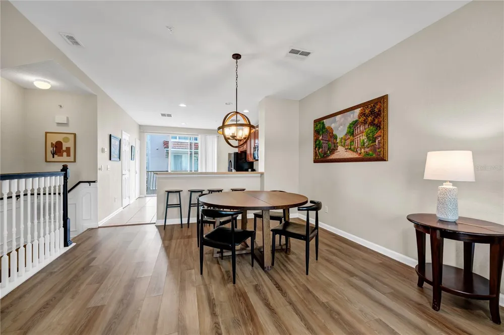 5064 TIDEVIEW CIRCLE #82 Orlando, FL 32819