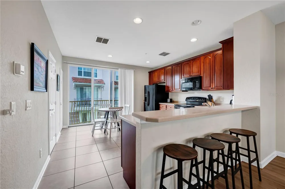 5064 TIDEVIEW CIRCLE #82 Orlando, FL 32819