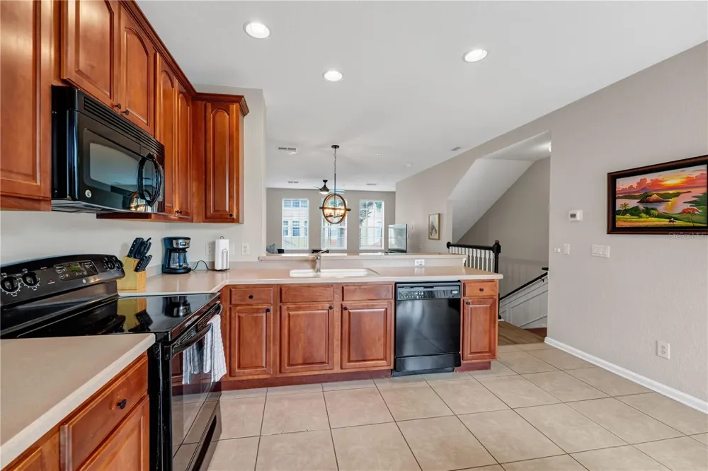 5064 TIDEVIEW CIRCLE #82 Orlando, FL 32819