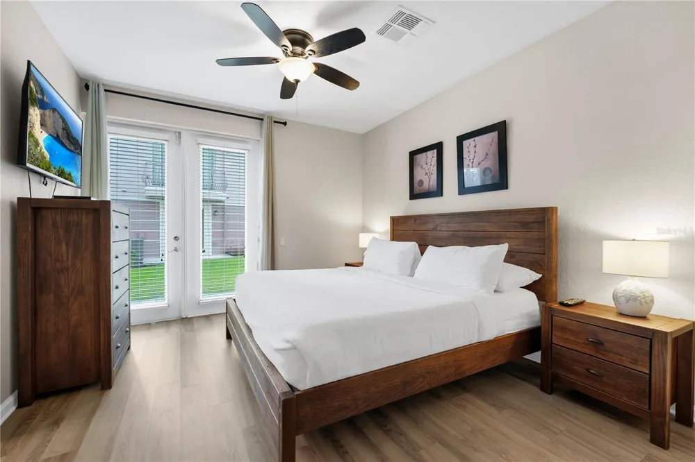 5064 TIDEVIEW CIRCLE #82 Orlando, FL 32819