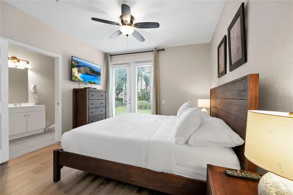 5064 TIDEVIEW CIRCLE #82 Orlando, FL 32819
