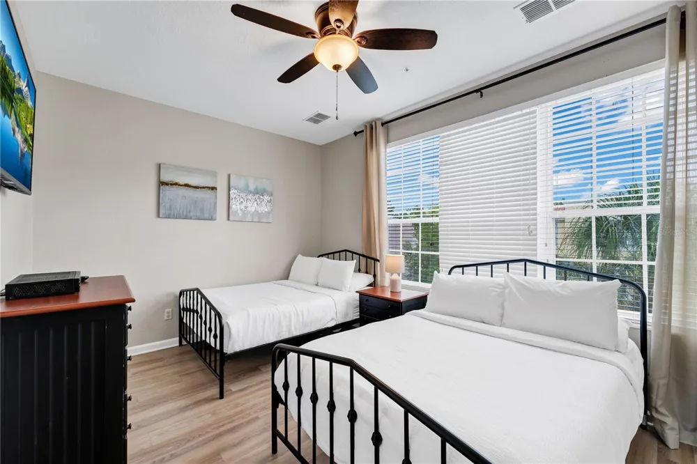 5064 TIDEVIEW CIRCLE #82 Orlando, FL 32819
